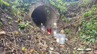 W miejscu, gdzie znaleziono ciało 18-latka, płoną znicze