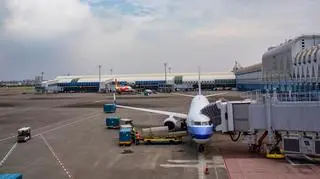 Odwołano setki lotów, utrudnienia dla ponad 100 tysięcy pasażerów