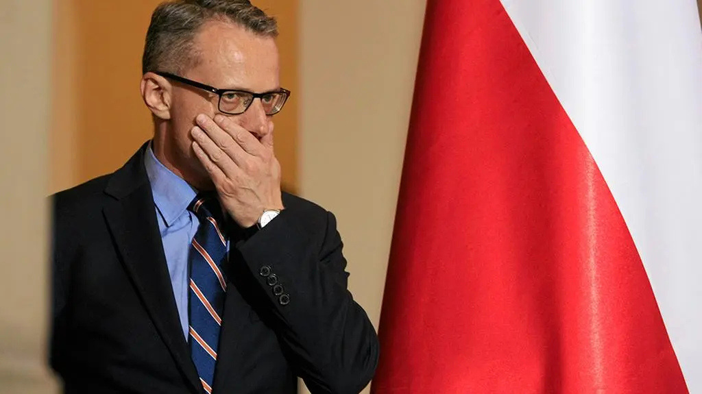 Prezydent nie jest usatysfakcjonowany odpowiedzią Macierewicza. Zaprosi go na spotkanie