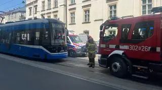 Zderzenie samochodu z tramwajem na krakowskim Kazimierzu