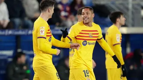 Barcelona tnie koszty. Konkurent Lewandowskiego i znany obrońca wypożyczeni 