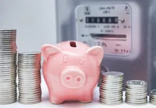 Mamy więcej energii z OZE, a cena prądu nie spada. Dlaczego?