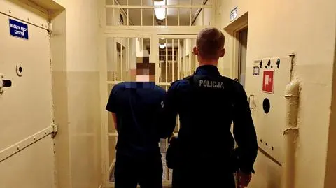 Policjanci zatrzymali sto osób