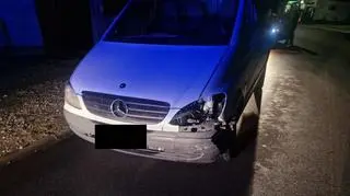 Zjechał na przeciwległy pas, zderzył się z innym autem 