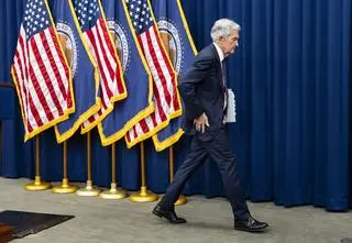 Światowi bankierzy murem za szefem Fed. "Pełnił funkcję z uczciwością"