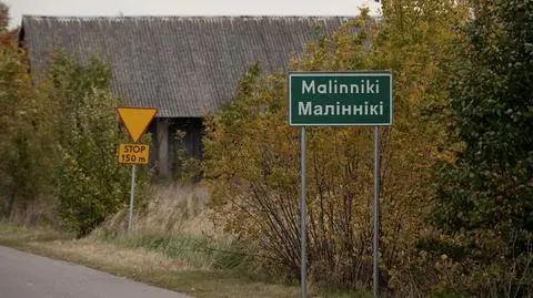 Dwujęzyczna tablica miejscowości Malinniki w gminie Orla w województwie podlaskim