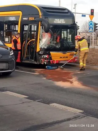 Kolizja z udziałem miejskiego autobusu 