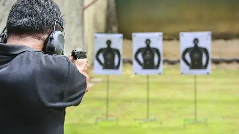 Kobieta raniona w głowę w pobliżu strzelnicy. Dyrektor szpitala o obrażeniach