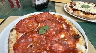 Pizze Spianata piccante i Melanzane