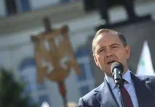 Poręczył za neonazistę? Nawrocki odpowiada