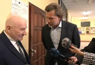 Ma 85 lat i zdaje maturę. "Cały Kalisz i cała Polska trzyma za pana kciuki"