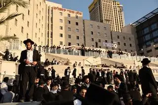 Protest ultraortodoksyjnych Żydów przeciwko poborowi do wojska w Jerozolimie