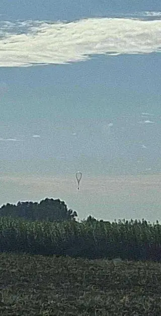 W miejscowości Kopki znaleziono balon i paczkę