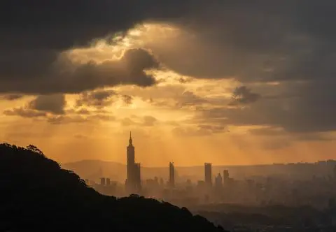 Chiny grożą inwazją, wyspa sparaliżowana
