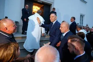Prezydent elekt Karol Nawrocki podczas wizyty na Jasnej Górze