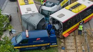Kolizja tramwaju z autobusem na Świeradowskiej