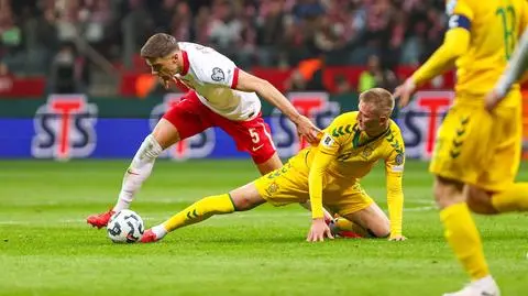 Kuriozalne przerwanie akcji. Bednarek aż złapał się za głowę