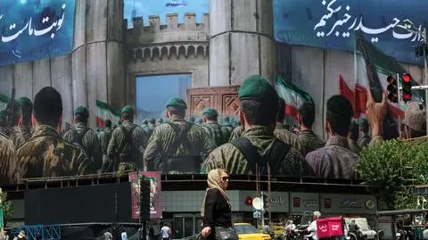 Antyizraelski billboard na budynku w Teheranie, Iran