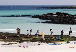 Nie płacą, śmiecą, załatwiają się na ulicy. Policja mówi dość