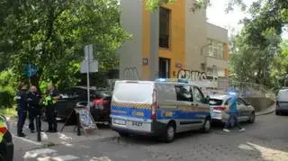 56-latek zastawił samochodem chodnik