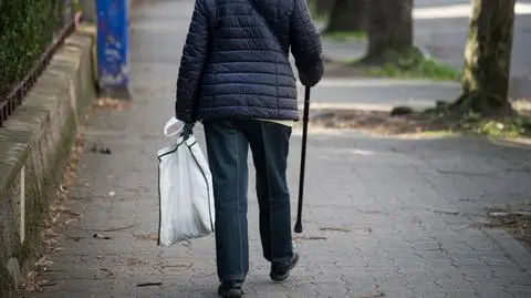 Seniorka szła poboczem trasy S8 (zdjęcie ilustracyjne)