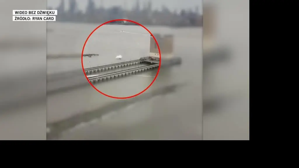 1104N035V HELIKOPTER