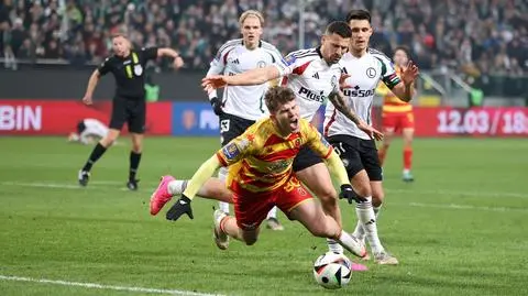 Awantura o dwa karne. Sędziowie korzystali z siedmiu kamer 