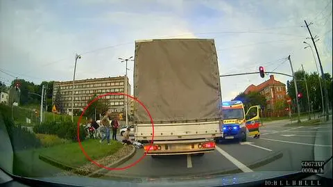 Wstrzymali egzamin i pomogli nieprzytomnemu kierowcy