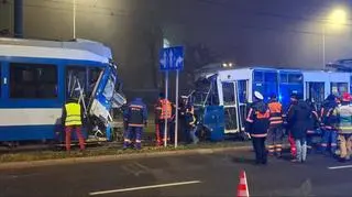 Usuwanie uszkodzonych tramwajów