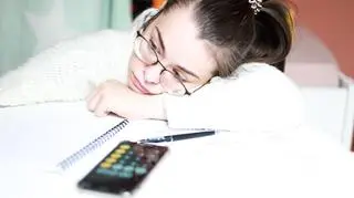 Diagnoza za cztery tysiące to początek. Ile trzeba zapłacić, by dziecko w spektrum mogło się rozwijać?