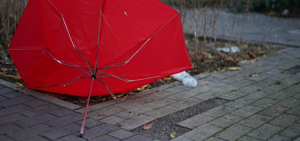 Burze i wichury. IMGW wydał ostrzeżenia trzeciego stopnia