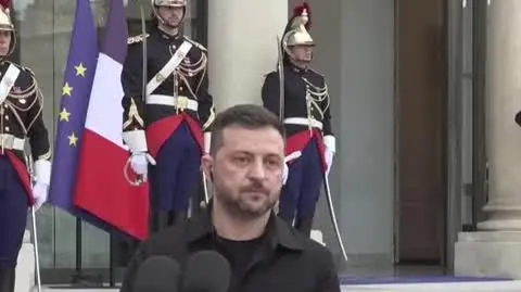 0309N239XR MACRON ZELENSKI