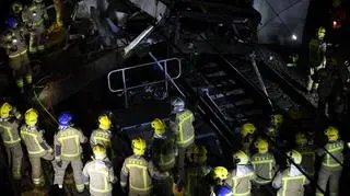 Skały uderzyły w przejeżdżający pociąg. Ranni pasażerowie, maszynista nie żyje