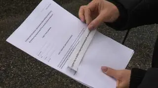 Mieszkańcy zaklejali wybór zaproponowany przez GDDKiA własnym napisem