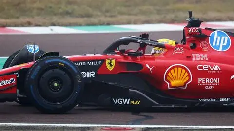 Hamilton spełnił marzenie. Mistrz w bolidzie Ferrari