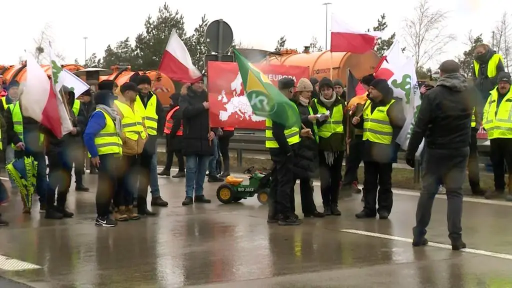 Rolnicy mają protestować do godziny 12.