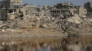 Życie wraca do miasta Gaza