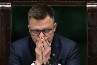 Szymon Hołownia na sali plenarnej Sejmu