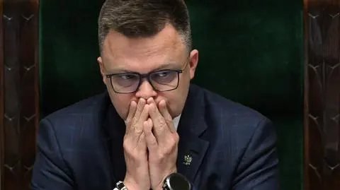 Szymon Hołownia na sali plenarnej Sejmu