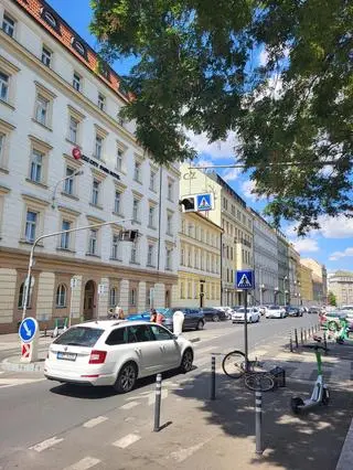 Powoli wraca prąd w centrum Pragi