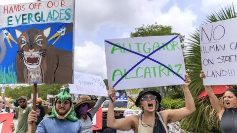 Protesty przeciwko "Aligatorowemu Alcatraz"