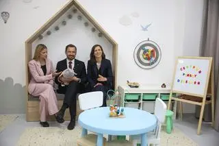 Od lewej: wiceministra rodziny Aleksandra Gajewska, prezydent Krakowa Aleksander Miszalski, wiceprezydentka Krakowa Maria Klaman
