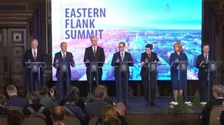 Przywódcy Polski, państw bałtyckich, Szwecji, Finlandii, Bułgarii i Rumunii podczas szczytu w Helsinkach