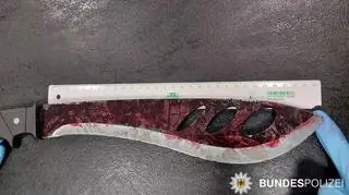 Polak zatrzymany w niemieckim pociągu. Miał przy sobie maczetę pokrytą czerwoną substancją