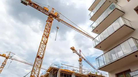 osiedle budowa - Damian Lugowski shutterstock_2177342651