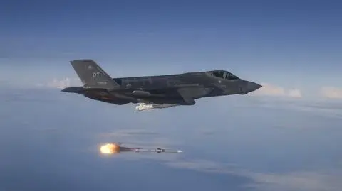 F-35A / AIM-120 AMRAAM