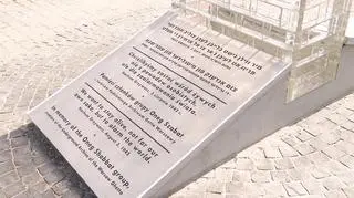 A syblic grave of Oneg Shabbat members was unveiled in Warsaw