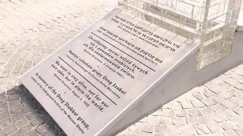 A glass-walled symbolic grave of Oneg Shabbat members unveiled in Warsaw