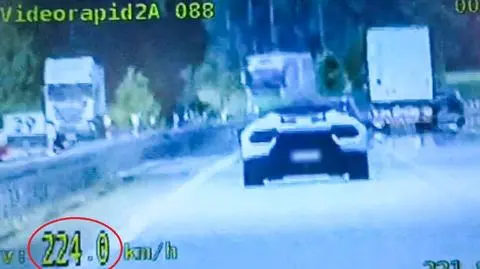 Rozpędzone lamborghini na autostradzie i słony mandat dla kierowcy