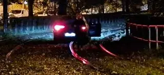 Opel utknął na torowisku tramwajowym